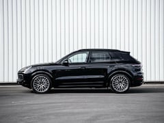 Porsche Cayenne - 3.0 V6 340PK Pano Stoelkoeling Bose ACC Sport Chrono Led Matrix 360 Camera Softclose Lucht
