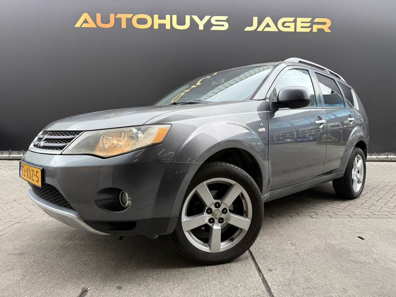 Mitsubishi Outlander - MITSUBISHI 3.0 V6 Nieuwe APK - AutoWereld.nl