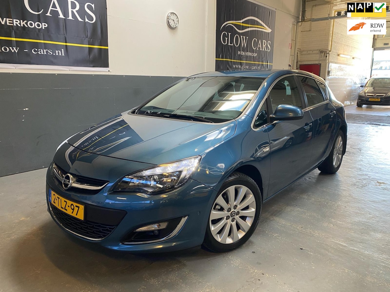 Opel Astra - 1.4 Turbo Cosmo | AIRCO| CRUISE | CAMERA | TREKHAAK|NAVI | PDC - AutoWereld.nl