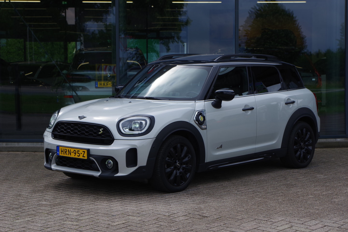 MINI Countryman - Mini 2.0 Cooper S E 225 PK ALL4 MINI Yours, Panoramadak, Leder, Adap. Cruise Control, Carp - AutoWereld.nl