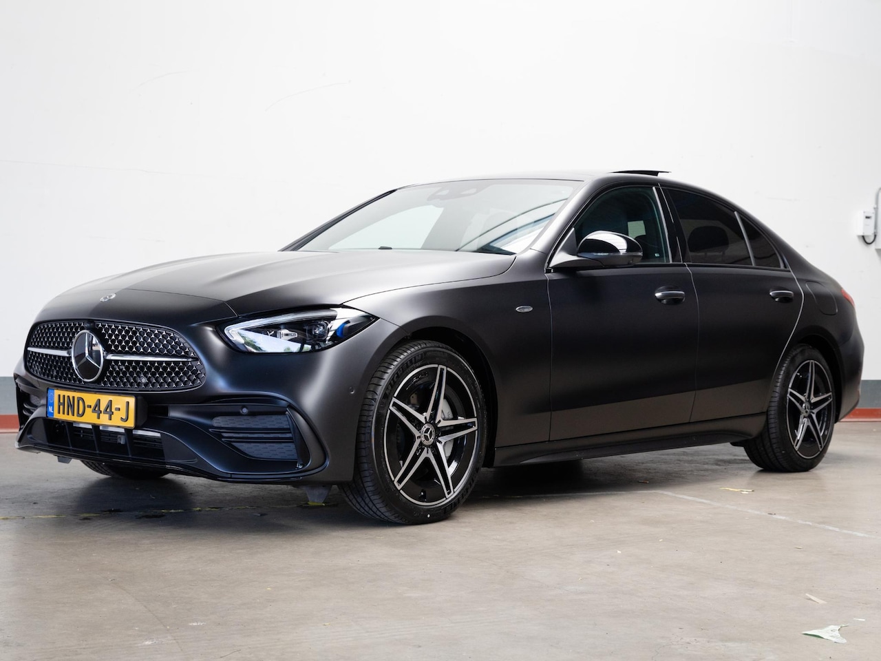 Mercedes-Benz C-klasse - Limousine 300 e Business Solution AMG - AutoWereld.nl