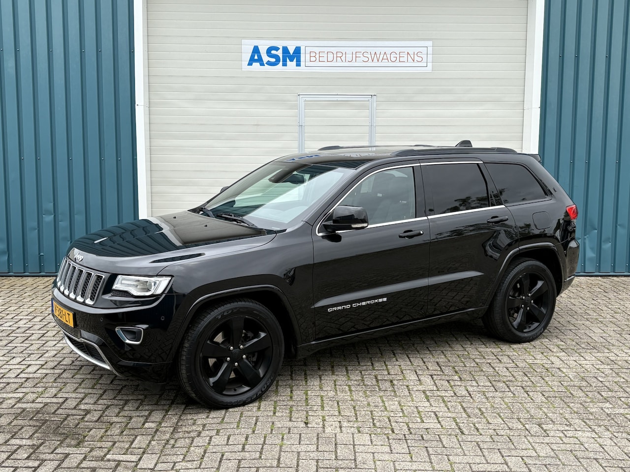 Jeep Grand Cherokee - 3.0 251Pk CRD Overland / Cruise / Airco / Navi / Trekhaak / Apk t/m 15-07-2025 - AutoWereld.nl