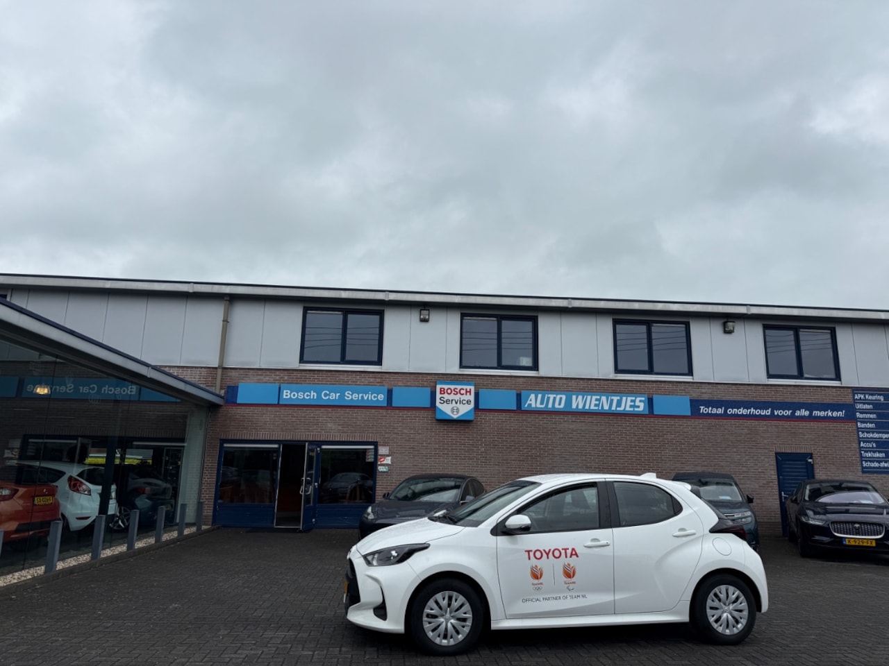 Toyota Yaris - 1.5 Hybrid Aut | Active 5-Drs | Airco-Ecc | Navi - AutoWereld.nl
