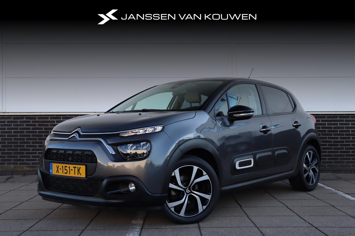 Citroën C3 - 1.2 PureTech Max *Stoelverwarming * Navigatie * 17" LMV * Ambiance Wood - AutoWereld.nl