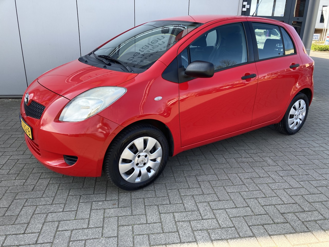 Toyota Yaris - 1.0 VVTi Spirit Airco | 5 drs | Elektrisch pakket | Nieuwe APK - AutoWereld.nl