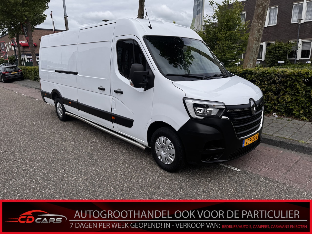 Renault Master - T35 2.3 dCi 130 L4H2 EL Airco, Navi, Camera, Bluetooth, 3 zitplaatsen - AutoWereld.nl