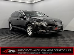Volkswagen Passat - 1.5 TSI Business Clima, Parkeersensoren, Navi, Keyless start, Stoelverwarming, Cruise cont