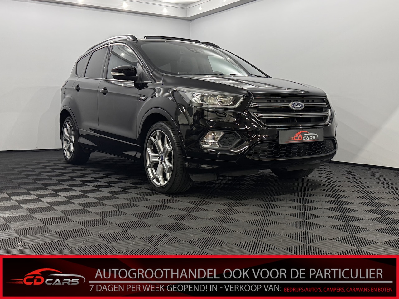 Ford Kuga - 1.5 EcoBoost Vignale Pano, Half leder, Navi, Parkeersensoren, Keyless start, Cruise contro - AutoWereld.nl