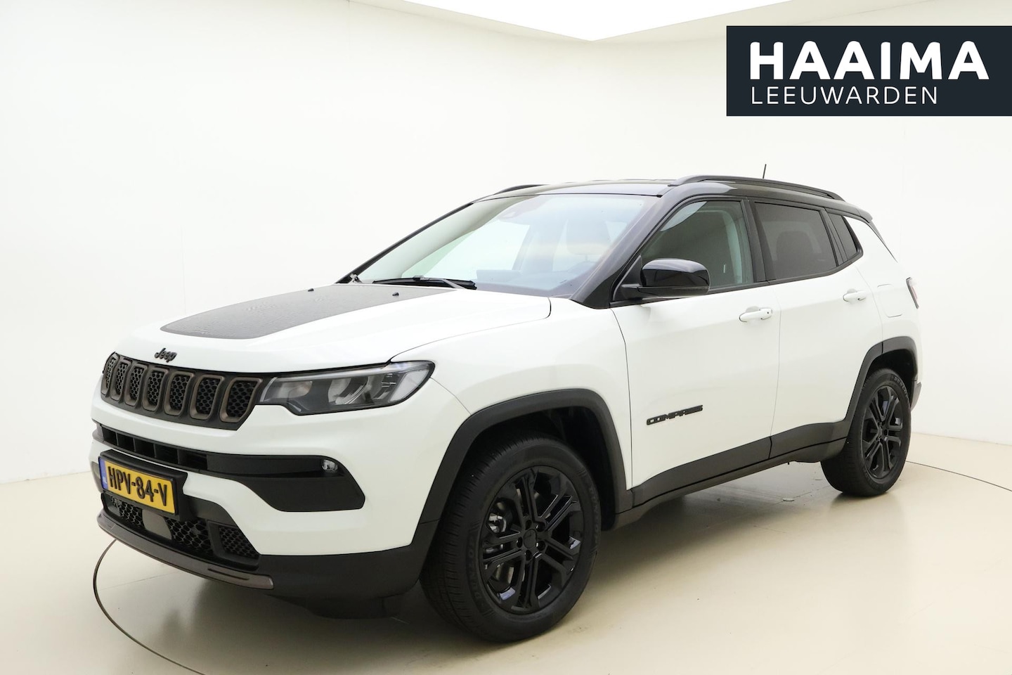 Jeep Compass - 4xe 240 Plug-in Hybrid Electric S Automaat | Navigatie | Lederen bekleding | Camera | Keyl - AutoWereld.nl