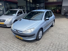 Peugeot 206 - 1.1 XR