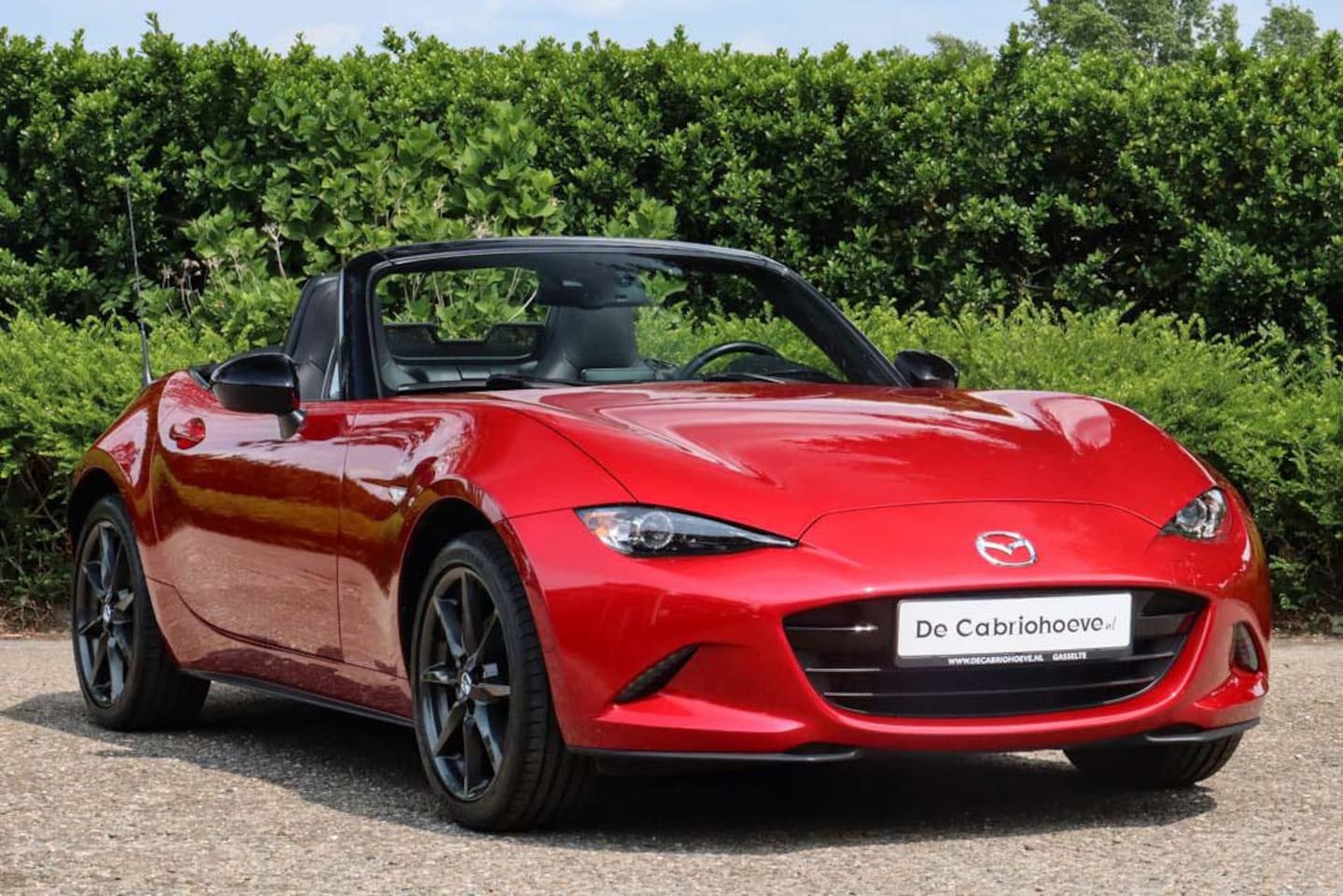 Mazda MX-5 - ND 2.0l SkyActiv-G 160 TS+ Soul Red Metallic - AutoWereld.nl