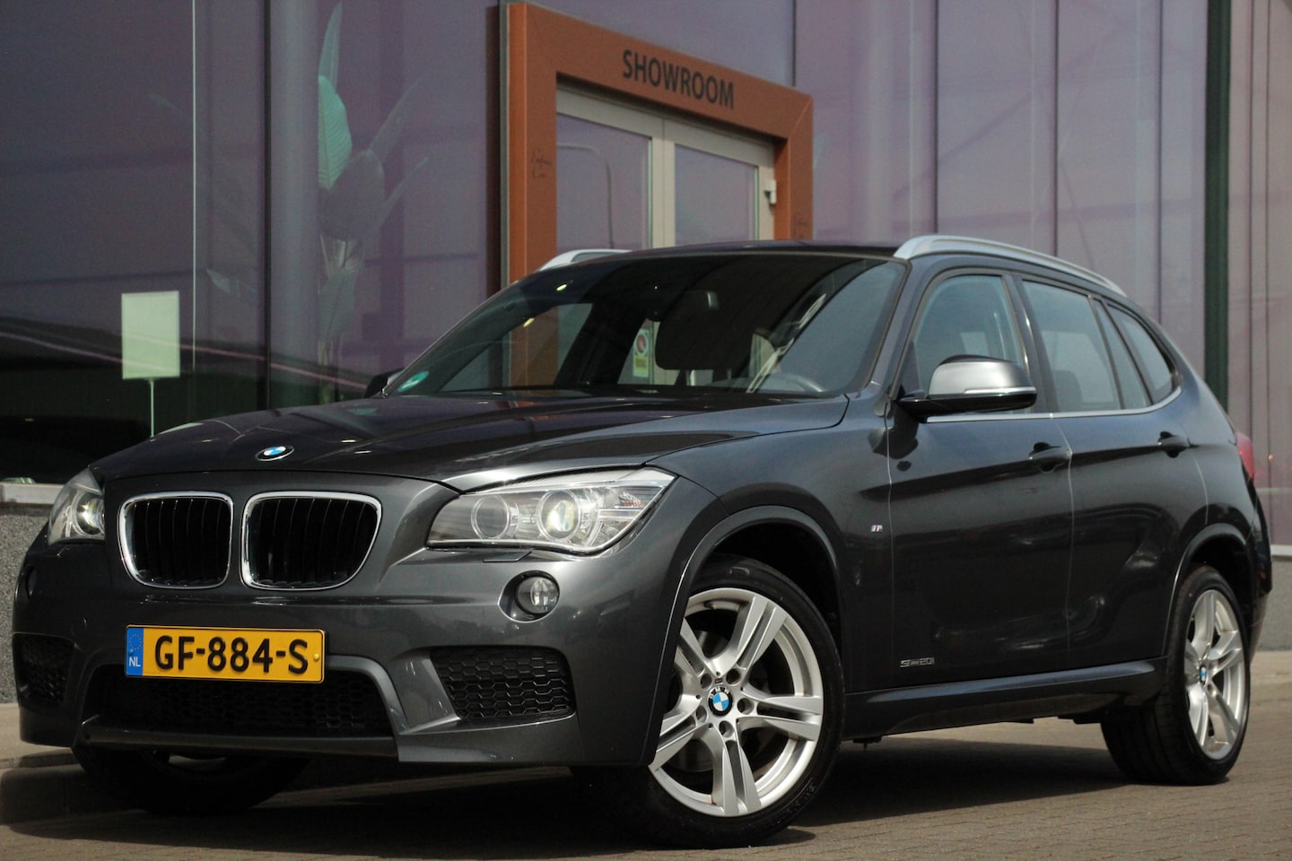 BMW X1 - sDrive20i High Executive | M-sport | Cruise | Leder | - AutoWereld.nl