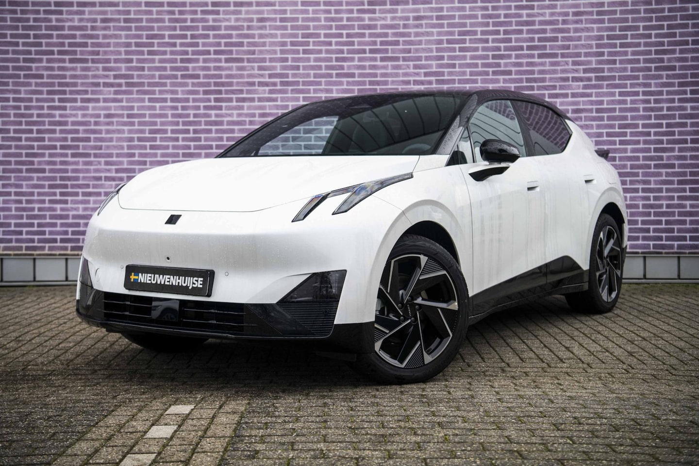 Lynk & Co 02 - More 66 kWh | UIT VOORRAAD LEVERBAAR  | CRYSTAL WHITE - AutoWereld.nl