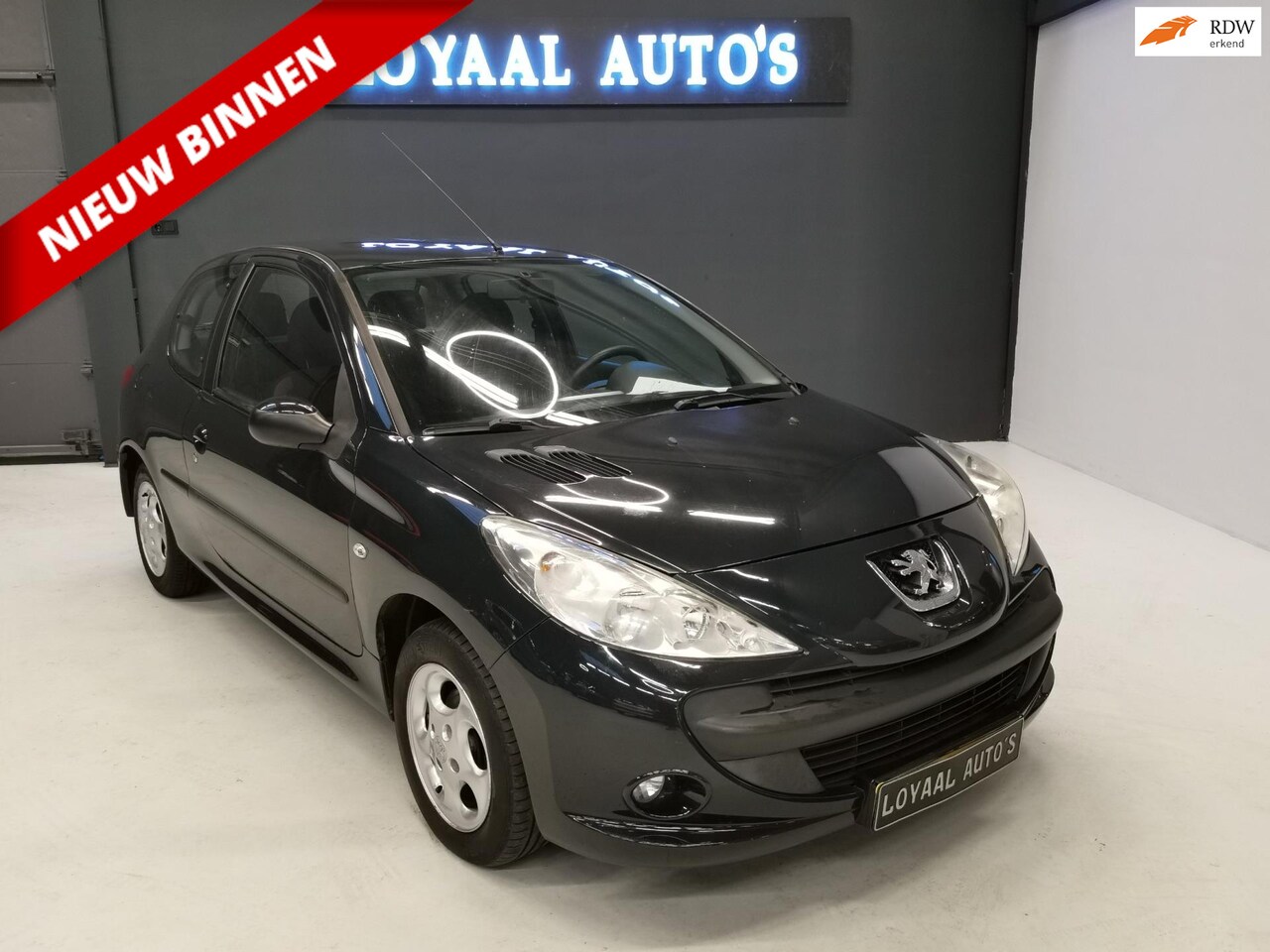 Peugeot 206 - 1.1 XR | AIRCO | PDC | TREKHAAK | ELEK.RAMEN | APK. - AutoWereld.nl