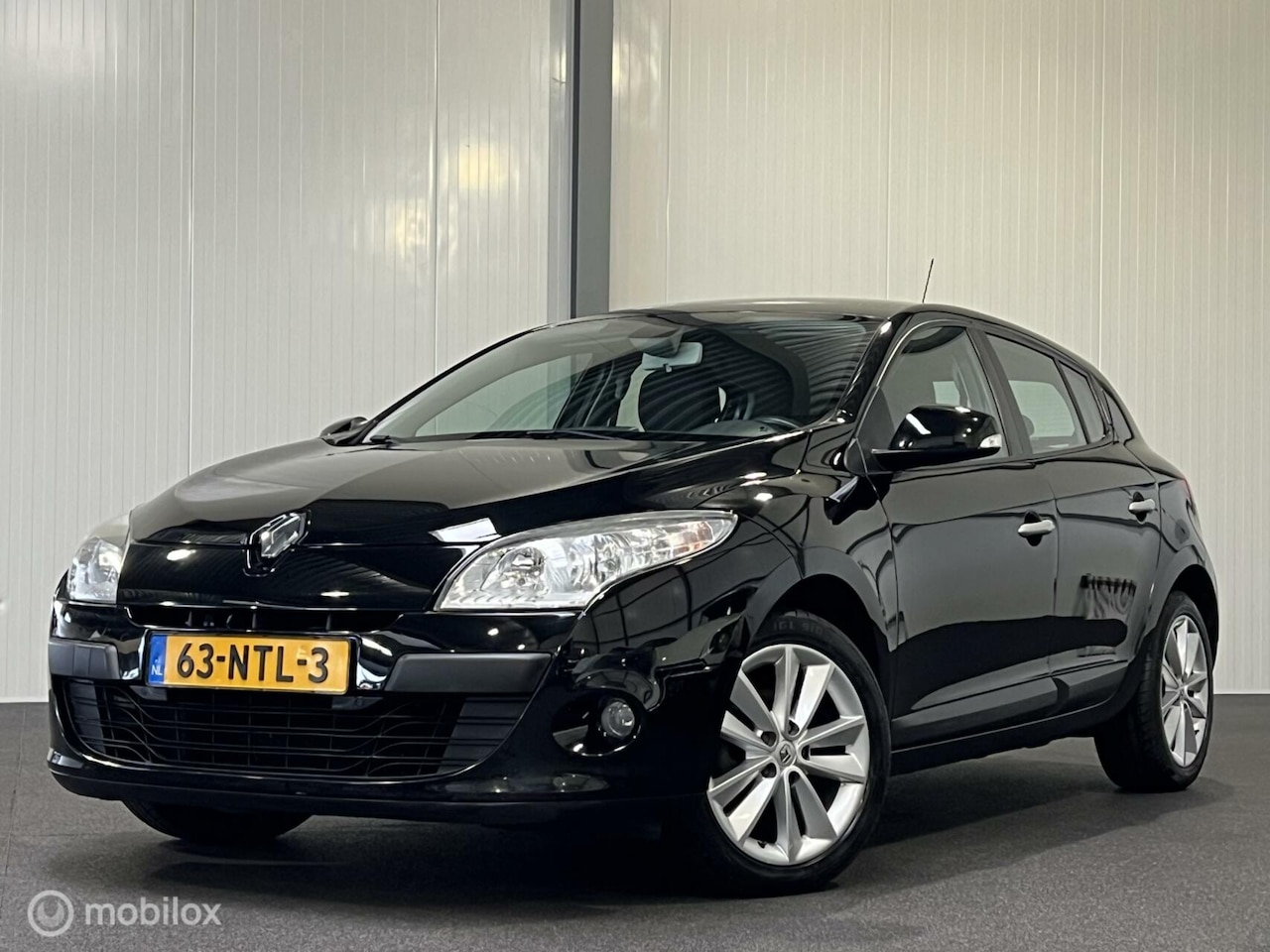 Renault Mégane - 1.6 Celsium [ NAP trekhaak cruise navi LM ] - AutoWereld.nl