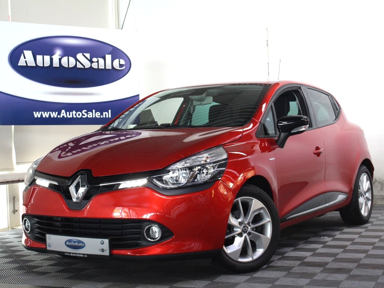 Renault Clio - 1.2 Dynamique AUT 1eEIGNR! NAV DAB CLIMA CRUISE '16 - AutoWereld.nl