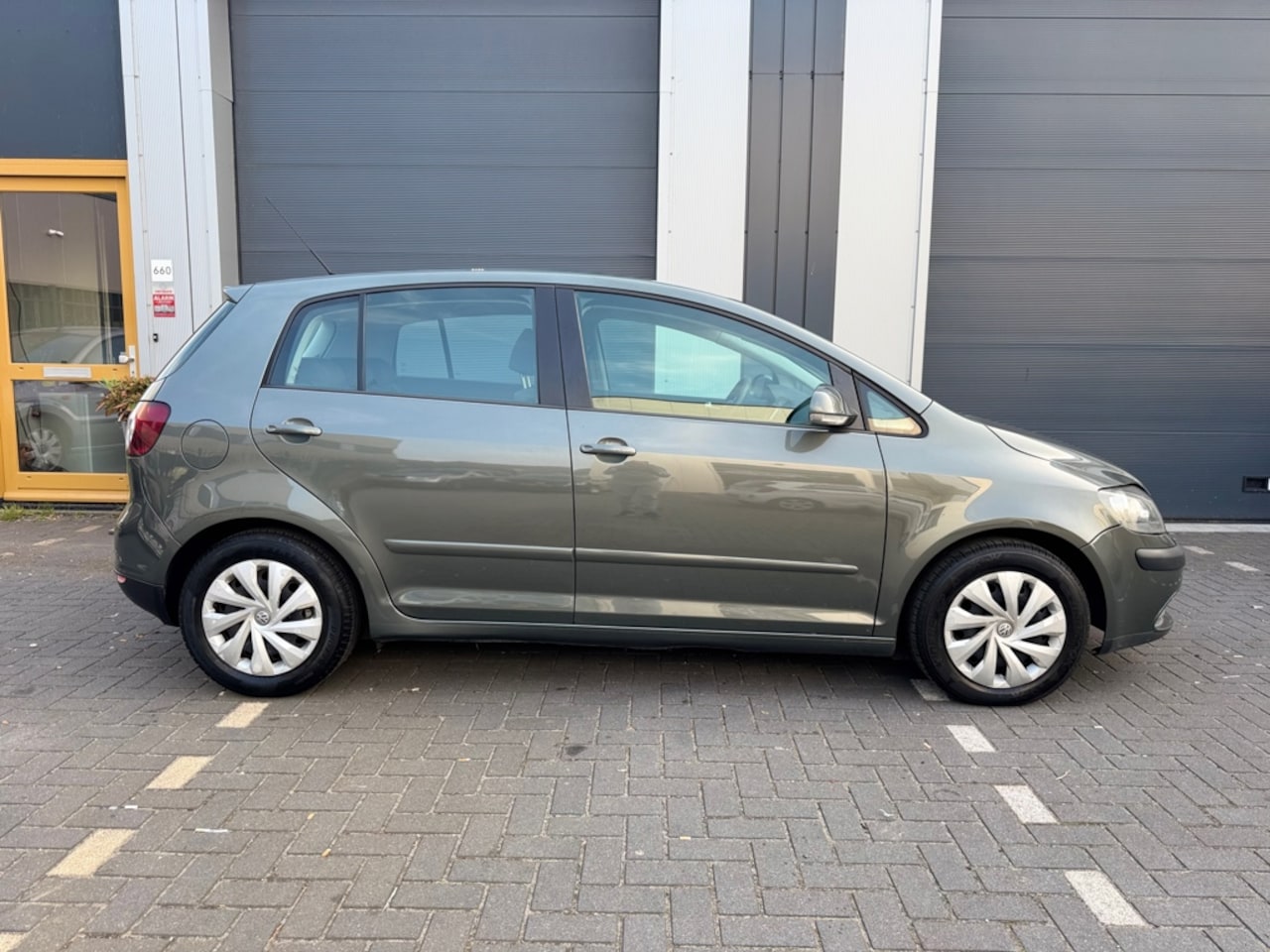 Volkswagen Golf Plus - 1.6 FSI Comfortline Business 1.6 FSI Comfortline Business - AutoWereld.nl
