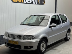 Volkswagen Polo - 1.4 Trendline