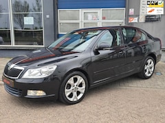 Skoda Octavia - 1.2 TSI Elegance Business Line AUTOMAAT AIRCO PDC TREKHAAK
