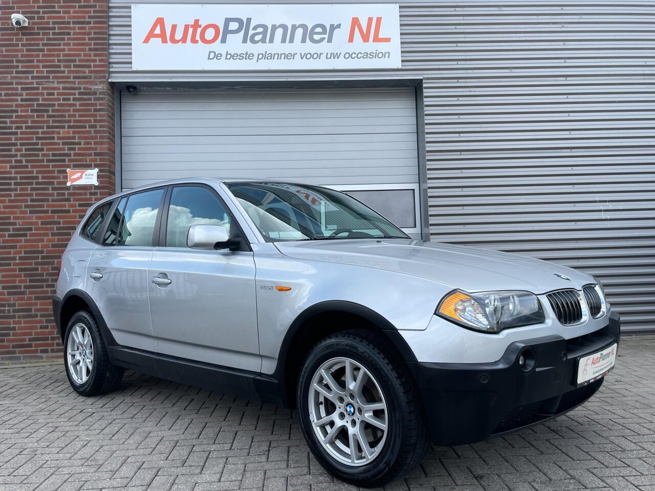 BMW X3 - 2.5i! Airco! Automaat! Lage kmstand! Youngtimer! - AutoWereld.nl