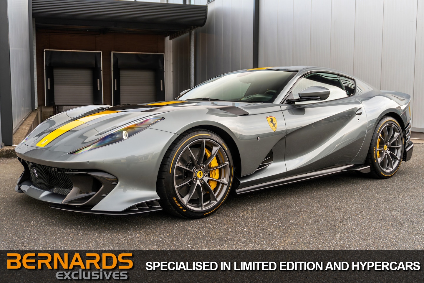 Ferrari 812 Competizione - - Grigio Competizione - Brand New - 1 of 999 - AutoWereld.nl