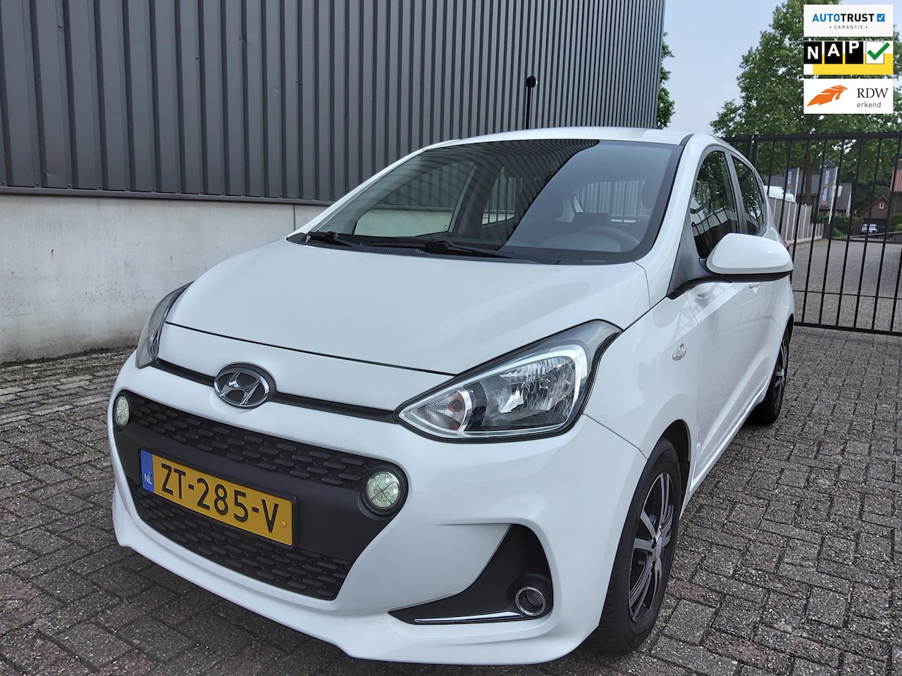 Hyundai i10 - 1.0i Comfort|CRUISE-Bluetooth®|25.000km! 1e eigr - AutoWereld.nl