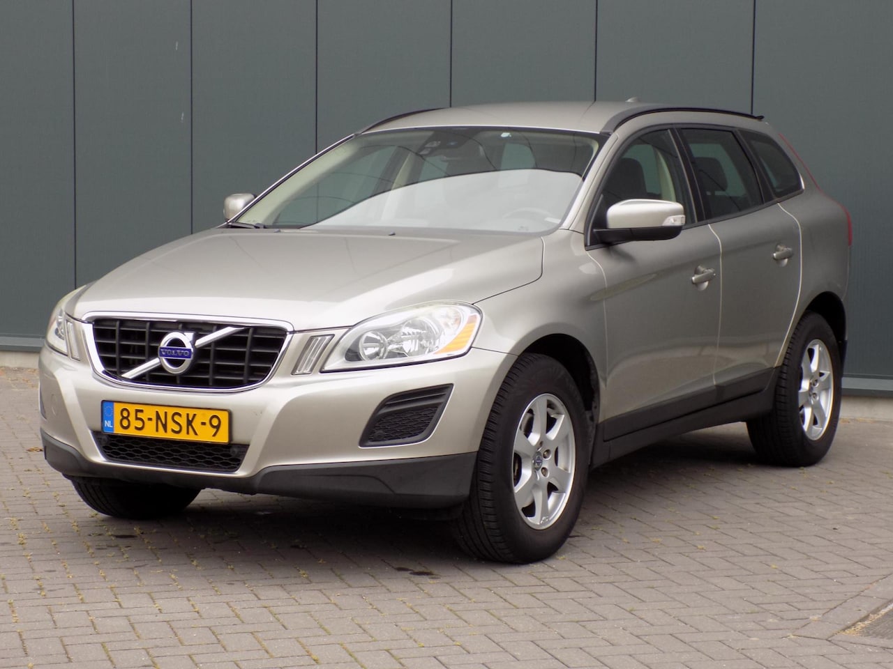 Volvo XC60 - 2.0T Kinetic Automaat - AutoWereld.nl