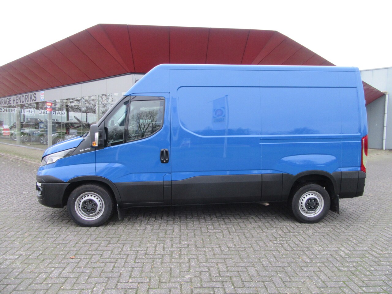 Iveco Daily - 35S16V 2.3 352 L2 H2 Trekhaak 3.5 ton (occasion) Euro 6 - AutoWereld.nl