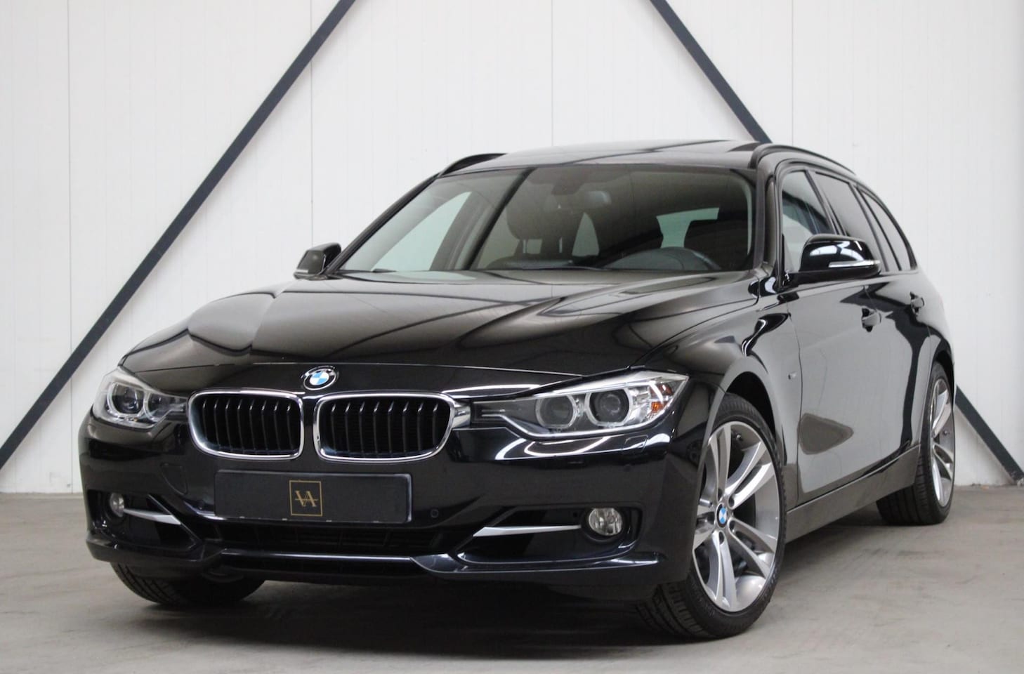 BMW 3-serie Touring - 320i Executive l Sportpakket l Pano l Xenon - AutoWereld.nl
