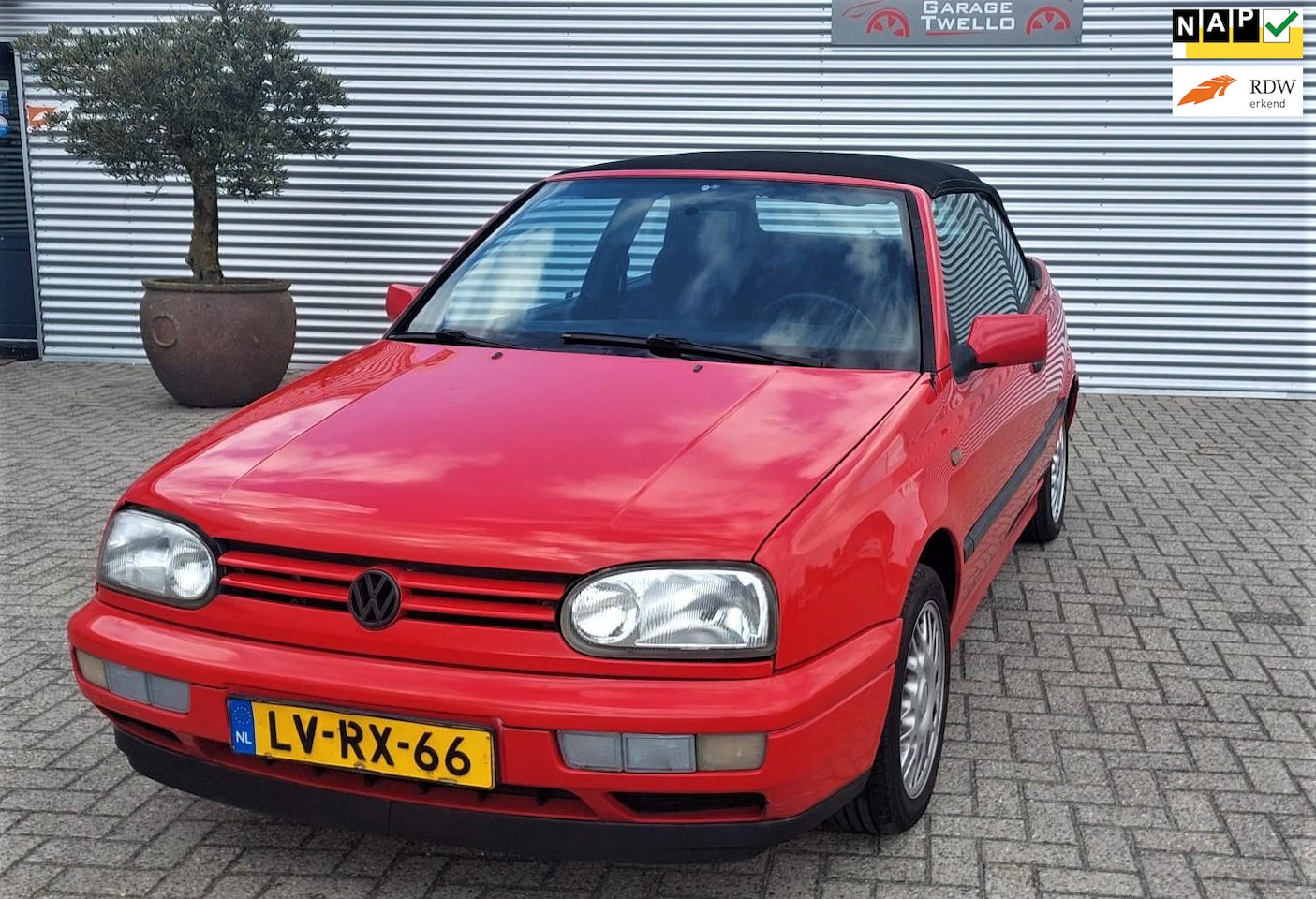 Volkswagen Golf Cabriolet - 1.8 1.8. 55kw ,in zeer goede staat, cv vergrendeling, elektrische ramen,stuurbekrachting, - AutoWereld.nl