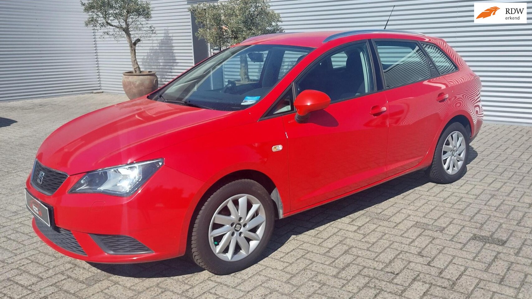 Seat Ibiza ST - 1.4 Reference navigatie, lichtmetalen velgen, stoelverwarming. - AutoWereld.nl