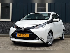 Toyota Aygo - 1.0 VVT-i x-nav Rijklaarprijs-Garantie Navigatie Airco Cruise Control Camera