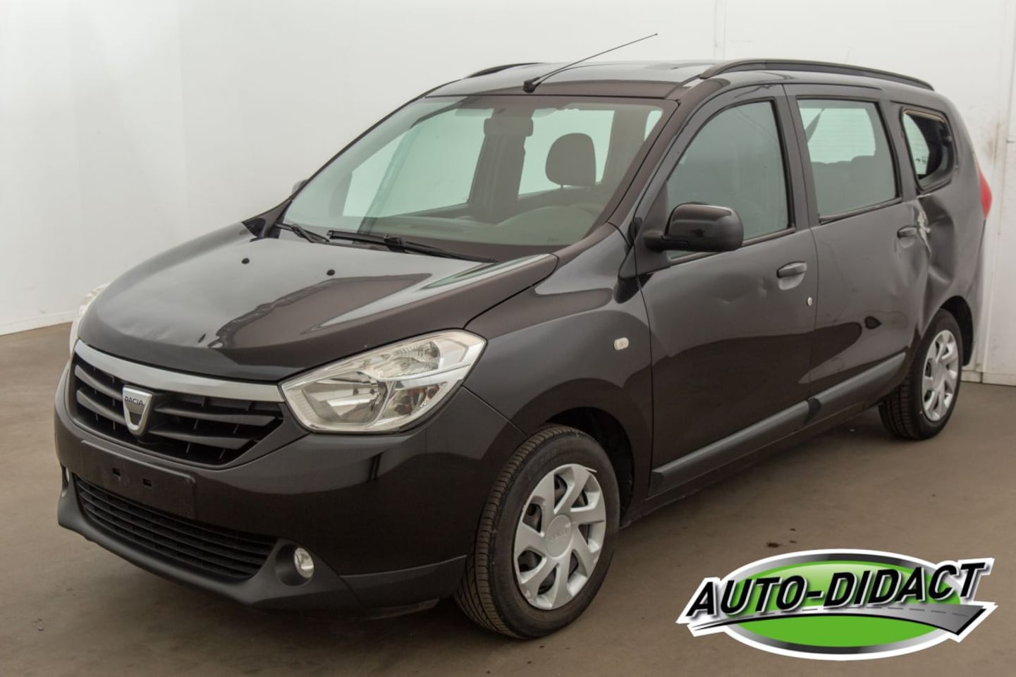 Dacia Lodgy - 1.5 dCi 7 Pers. Airco - AutoWereld.nl