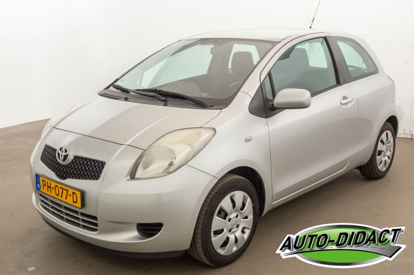 Toyota Yaris - 1.0 VVTi + Airco - AutoWereld.nl