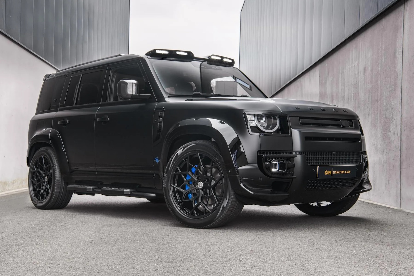 Land Rover Defender 110 - P400e S | Pano | Leder | Stuurverwarming | Stoelverwarming | Keyless entry - AutoWereld.nl