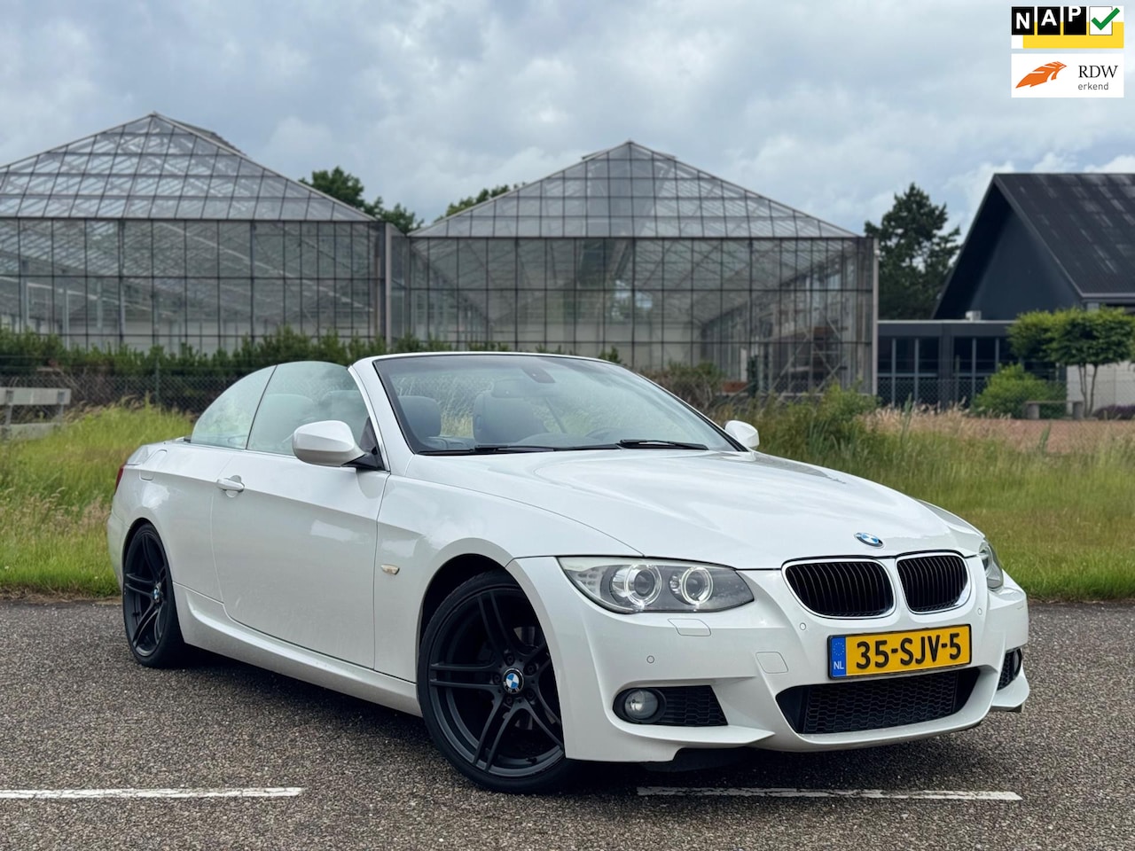 BMW 3-serie Cabrio - 320i M-Sport AUT | Leder | Bi-Xenon | Cruise | H/K | Memory - AutoWereld.nl