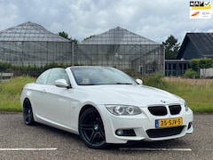 BMW 3-serie Cabrio - 320i M-Sport AUT | Leder | Bi-Xenon | Cruise | H/K | Memory