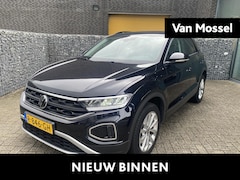 Volkswagen T-Roc - 1.0 TSI Life 110 PK | Parkeersensoren | Digital Cockpit Pro | Apple Carplay | Android Auto