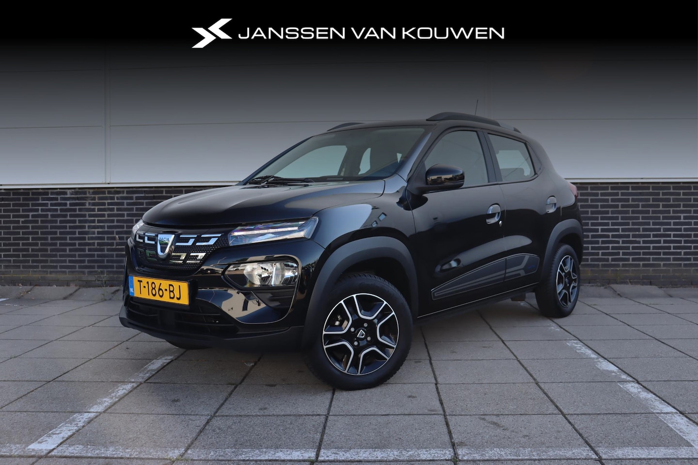 Dacia Spring - Comfort Plus 27 kWh *Apple CarPlay * Achteruitrijcamera * Parkeersensoren - AutoWereld.nl