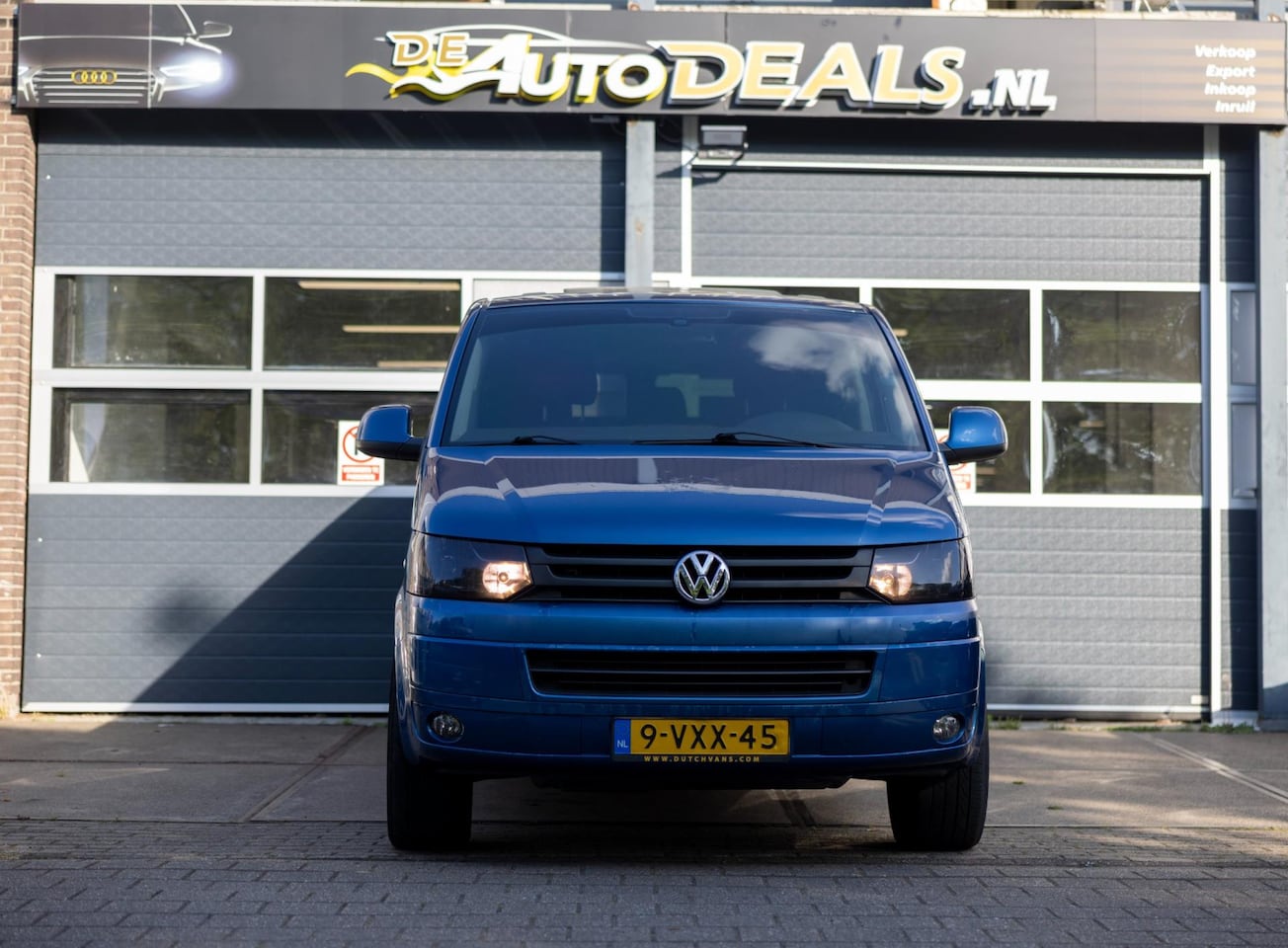 Volkswagen Transporter - 2.0 TDI L2H1 DC Comfortline PANO AUTOMAAT DUBBELCABINE - AutoWereld.nl
