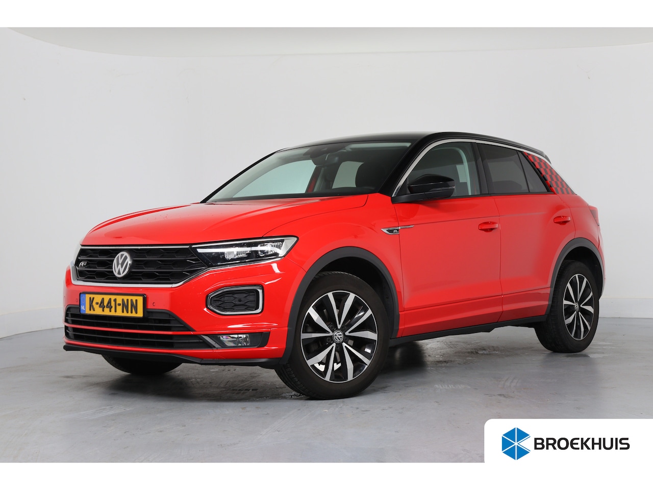 Volkswagen T-Roc - 1.0 TSI | Trekhaak | Camera | Navi | By App | Stoelverwarming | Clima | DAB | LED | Parkee - AutoWereld.nl
