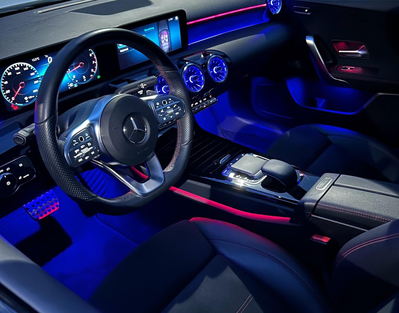 Mercedes-Benz A-klasse - 250 Premium Plus AMG NIGHT SFEER - AutoWereld.nl