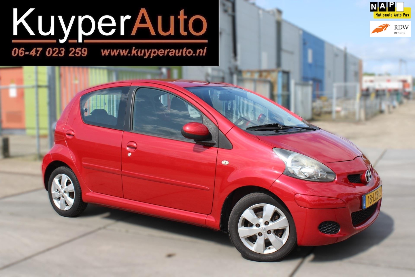 Toyota Aygo - 1.0-12V Aspiration Red 5 DRS AIRCO dealer onderhouden - AutoWereld.nl