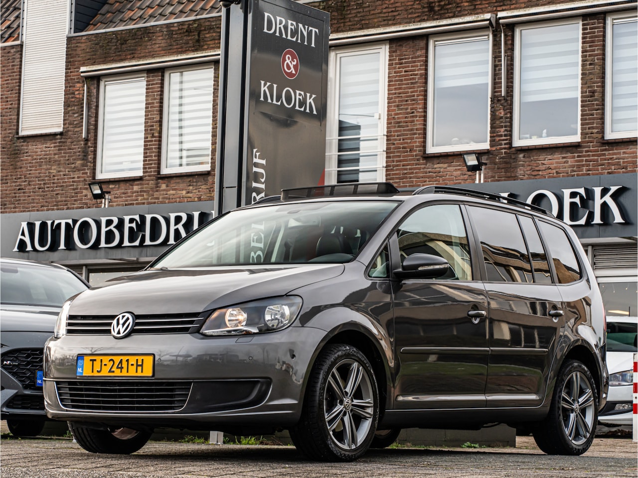 Volkswagen Touran - 1.4 TSI Comfortline 7p. PANO LEDER 17 INCH STOELVERW PDC 146000KM!! - AutoWereld.nl