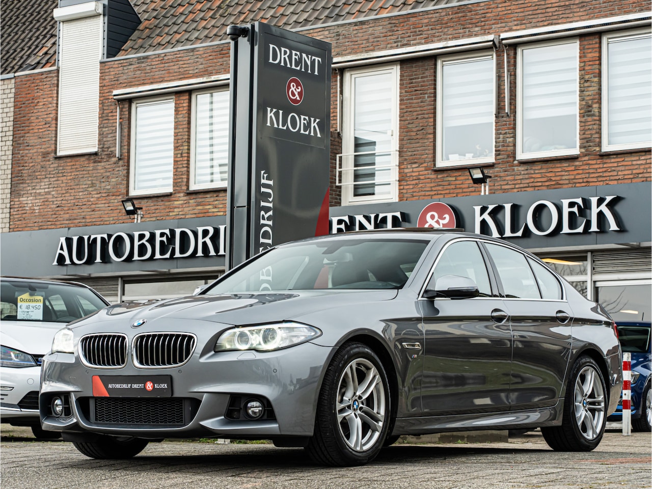 BMW 5-serie - 520i Exe M-Sport ORG NL PANO ELEK STOEL XENON 18 INCH NAVI CRUISE - AutoWereld.nl