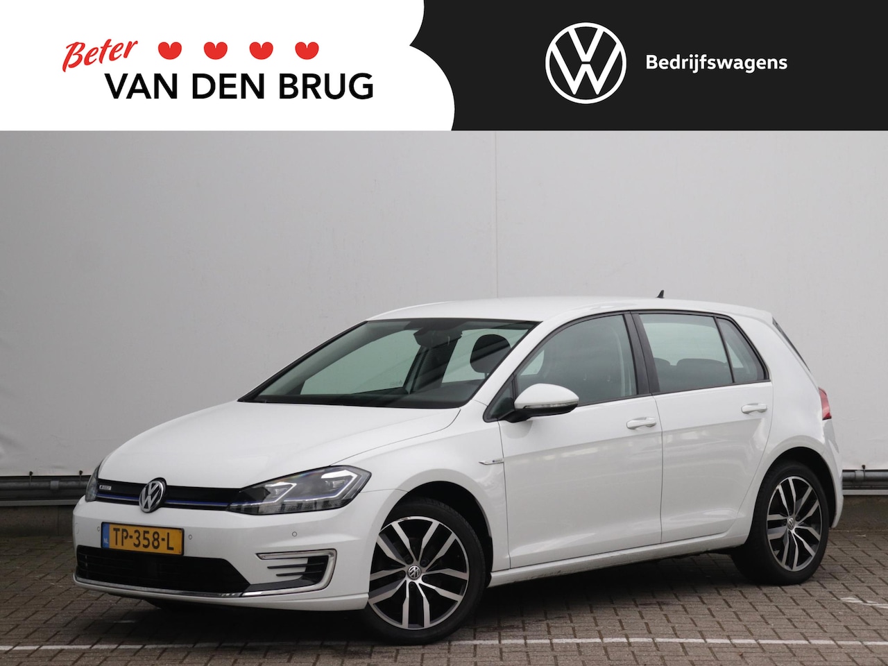 Volkswagen e-Golf - e-Golf 36kWh | Warmtepomp | Navigatie | Parkeersensoren | Adaptive cruise control | App-co - AutoWereld.nl