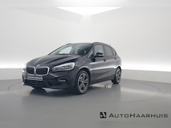 BMW 2-serie Active Tourer - 220i 192pk | Navi | Afn. Trekhaak | Camera | Keyless | LED | Stoelverw. | 17''