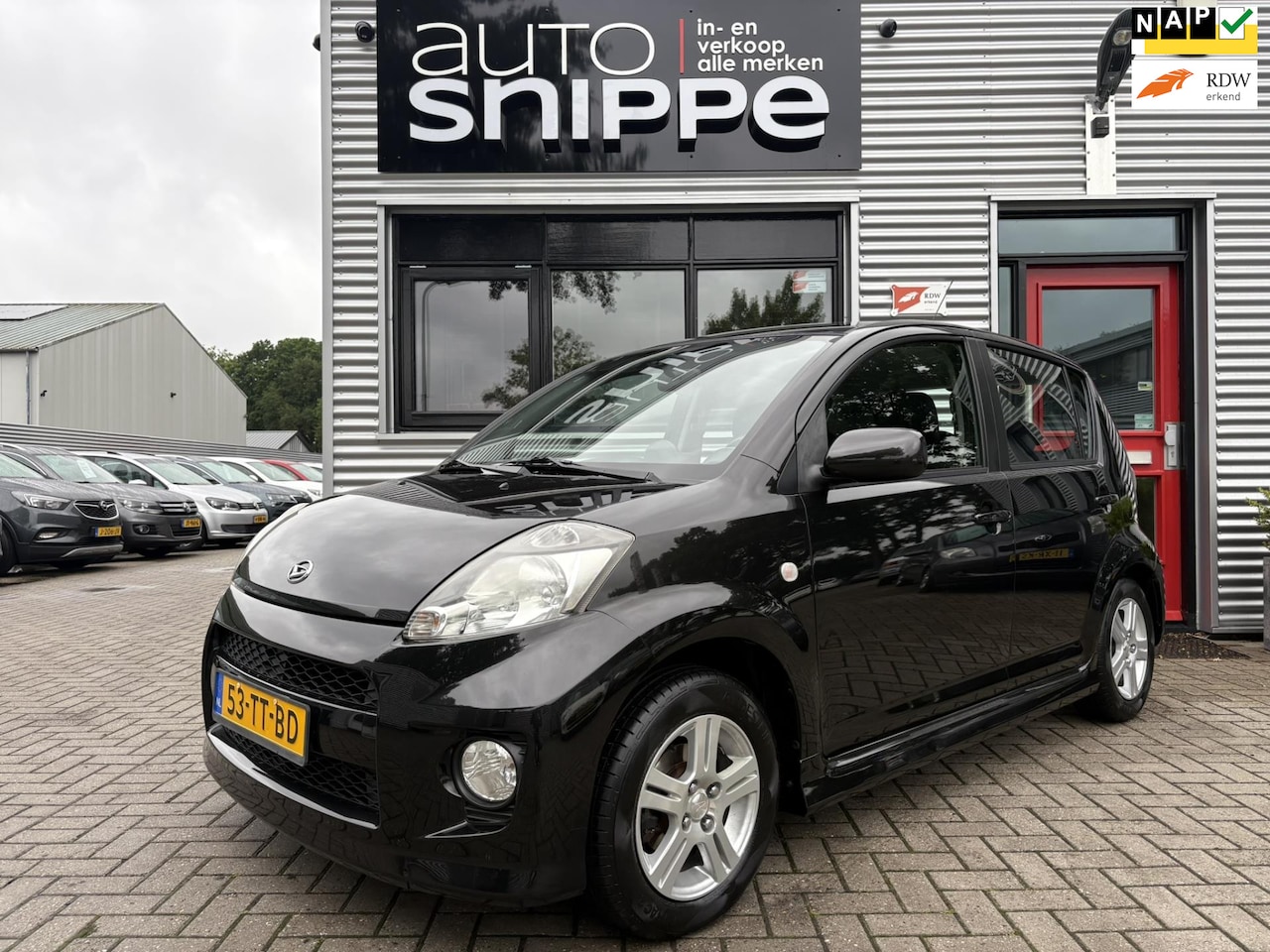 Daihatsu Sirion 2 - 1.3-16V Comfort -AIRCO-LICHTMETALEN VELGEN-TREKHAAK-ISOFIX-APK 06-06-2026!-136.455 KM'S! - AutoWereld.nl