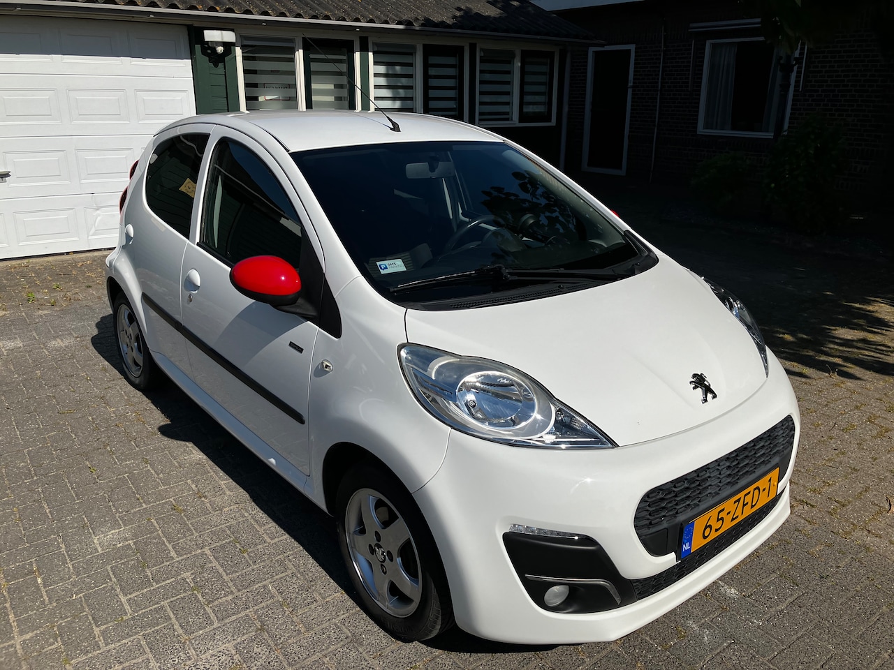 Peugeot 107 - 1.0 Sportium - AutoWereld.nl