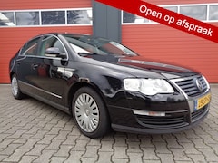 Volkswagen Passat - 2.0 TDI Comfortline Clima Trekhaak 6-BAK NL-Auto